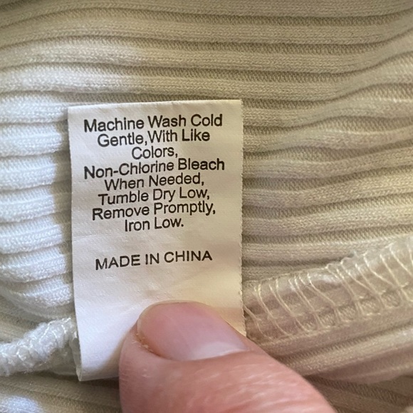 Romwe White Pink Trim Butterfly Notch Neck Tee Small - Picture 10 of 10